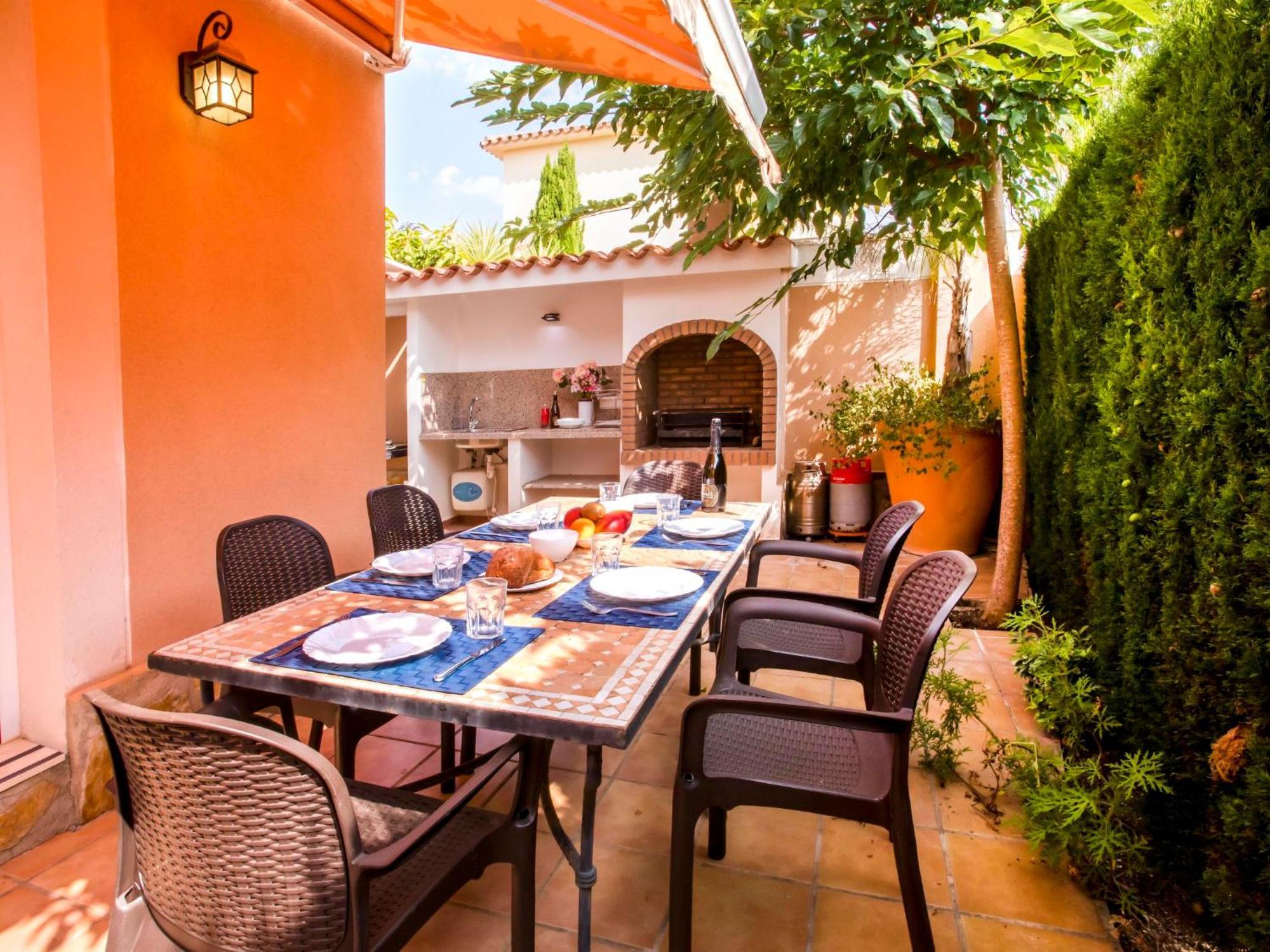 Larauri Nova By Interhome Oliva